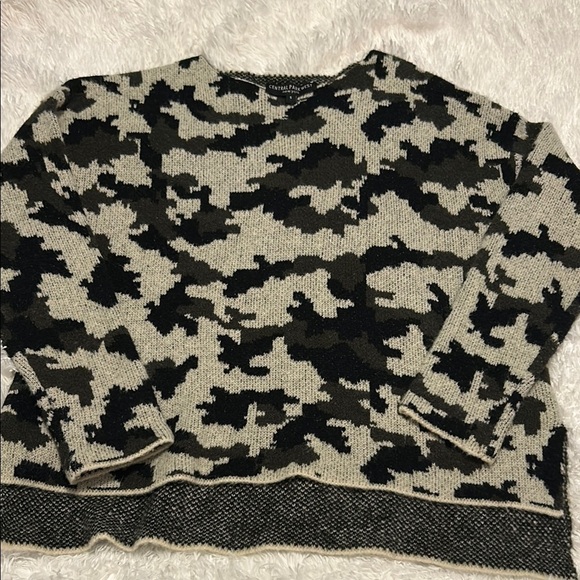 Central Park West Camouflage Patterned Sweater Small - Picture 1 of 6